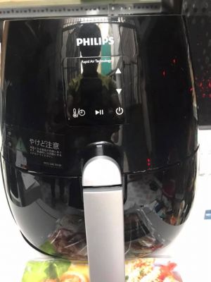 Nồi chiên không dầu Philips màu đen